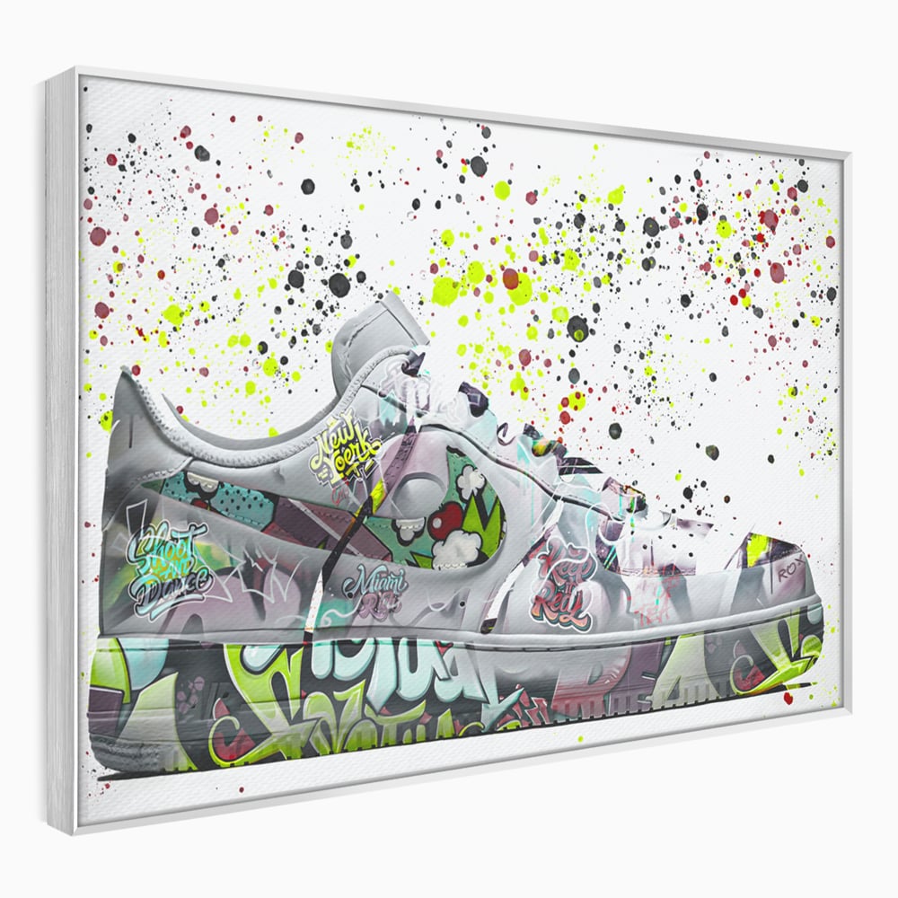 Tablou canvas cu tablou canvas cu adidasi graffiti, in rama de aluminiu argintiu